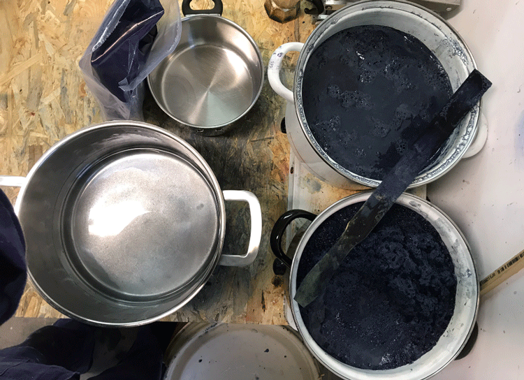 Dyeing with natural pigments